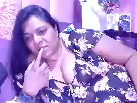 Snapshot of IndianDelia chatting on 07-15-26, 06:02 IndianDelia online show from 07-15-26, 06:02