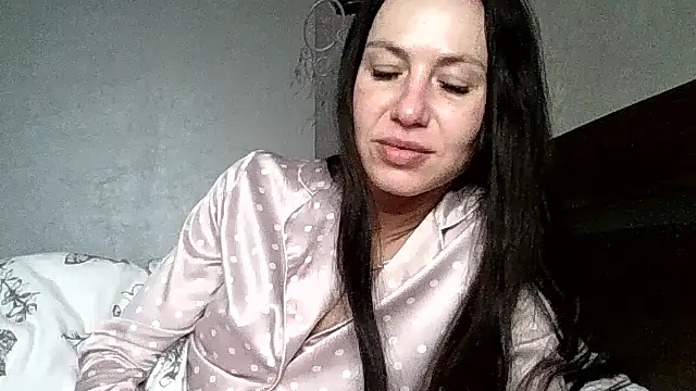 JulianaGold1 online show from 03-02-26, 07:37