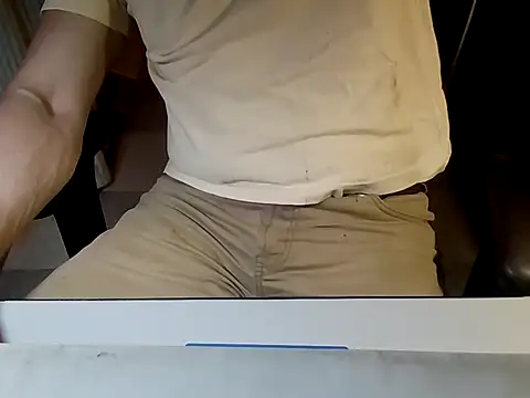 Snapshot of mariohurt101 chatting on 10-24-25, 09:22 mariohurt101 online show from 10-24-25, 09:22