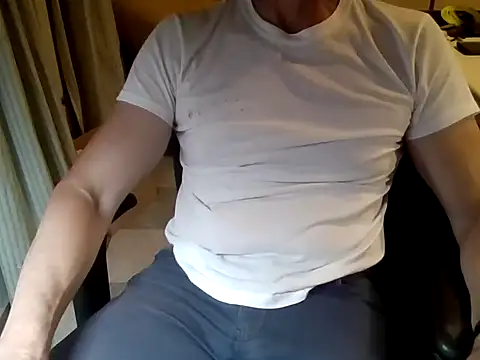 Snapshot of mariohurt101 chatting on 12-02-25, 09:10 mariohurt101 online show from 12-02-25, 09:10