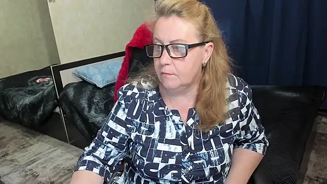 Snapshot of Frau_Marta chatting on 04-24-26, 01:46 Frau Marta online show from 04-24-26, 01:46