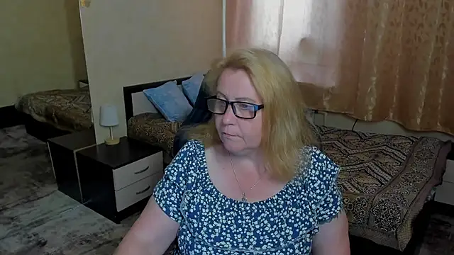 Snapshot of Frau_Marta chatting on 06-28-26, 12:55 Frau Marta online show from 06-28-26, 12:55
