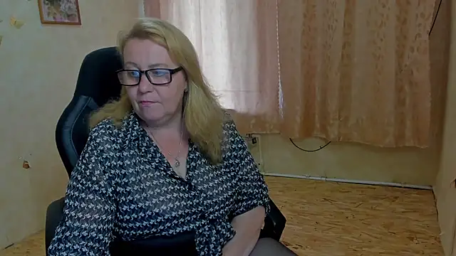 Snapshot of Frau_Marta chatting on 07-03-26, 12:55 Frau Marta online show from 07-03-26, 12:55