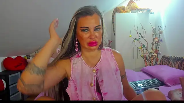 Raffaelababy online show from 09-15-25, 11:43