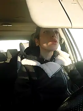 Snapshot of JoLeNe27 chatting on 04-06-26, 05:08 JoLeNe27 online show from 04-06-26, 05:08