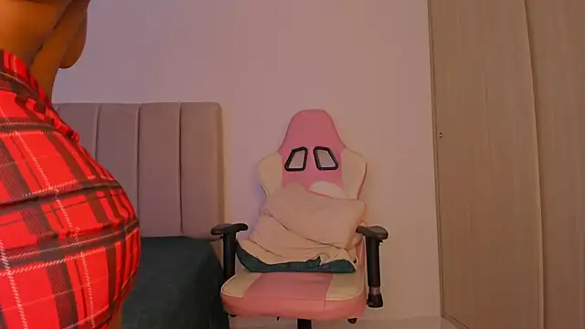 isa bunny online show from 04-14-26, 05:57