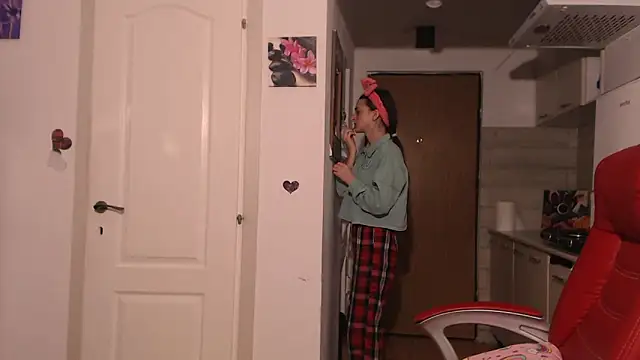 simyhvn online show from 04-08-26, 04:12