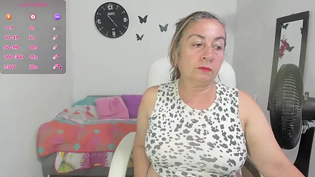 Snapshot of stepmother_105 chatting on 05-07-26, 07:30 stepmother 105 online show from 05-07-26, 07:30