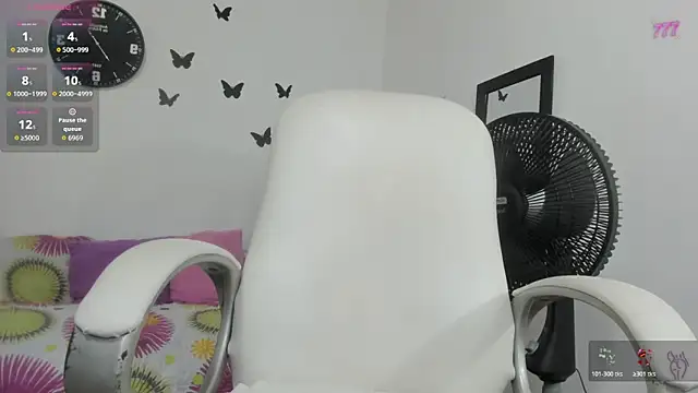 Snapshot of stepmother_105 chatting on 05-31-26, 06:31 stepmother 105 online show from 05-31-26, 06:31