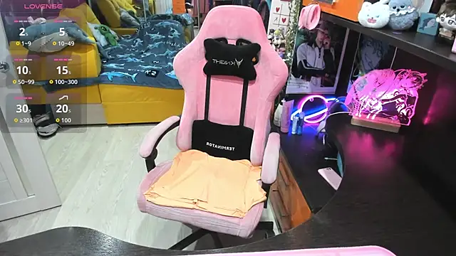 Softie Sofy online show from 03-13-26, 03:02