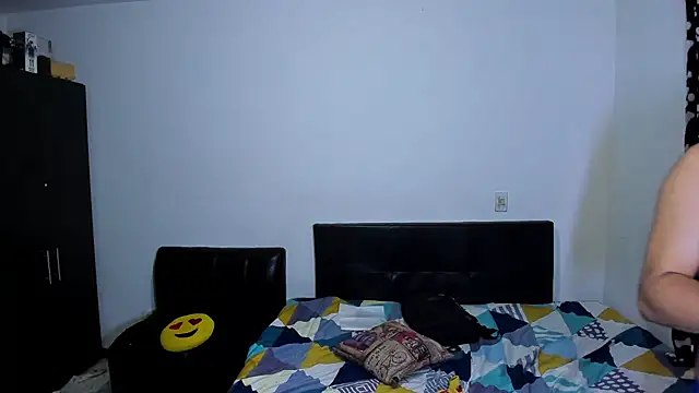 Snapshot of ares_sexxx chatting on 02-04-26, 12:11 ares sexxx online show from 02-04-26, 12:11