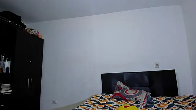 Snapshot of ares_sexxx chatting on 02-15-26, 02:14 ares sexxx online show from 02-15-26, 02:14