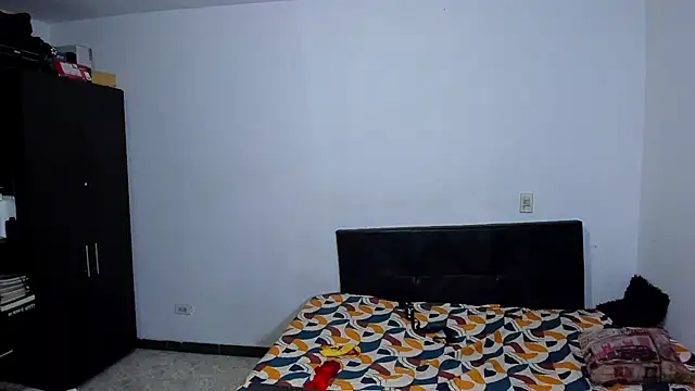 Snapshot of ares_sexxx chatting on 02-19-26, 12:45 ares sexxx online show from 02-19-26, 12:45