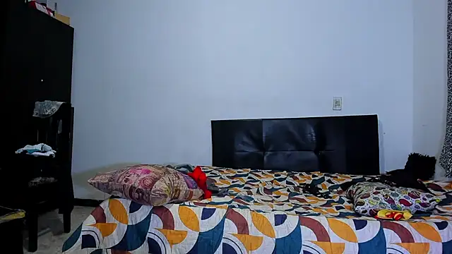 Snapshot of ares_sexxx chatting on 02-20-26, 11:43 ares sexxx online show from 02-20-26, 11:43