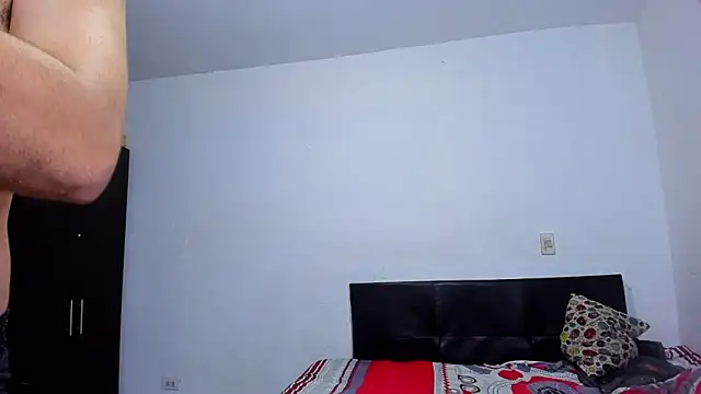 Snapshot of ares_sexxx chatting on 03-13-26, 03:40 ares sexxx online show from 03-13-26, 03:40