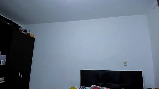 Snapshot of ares_sexxx chatting on 03-19-26, 04:00 ares sexxx online show from 03-19-26, 04:00