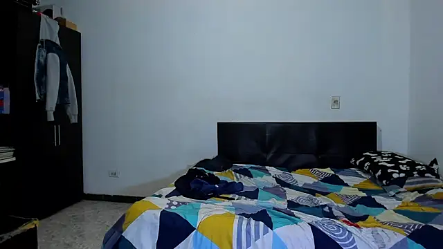 Snapshot of ares_sexxx chatting on 03-23-26, 05:06 ares sexxx online show from 03-23-26, 05:06