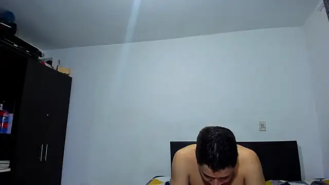 Snapshot of ares_sexxx chatting on 03-26-26, 11:54 ares sexxx online show from 03-26-26, 11:54