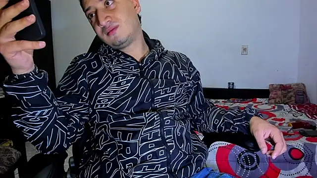 Snapshot of ares_sexxx chatting on 04-05-26, 09:34 ares sexxx online show from 04-05-26, 09:34