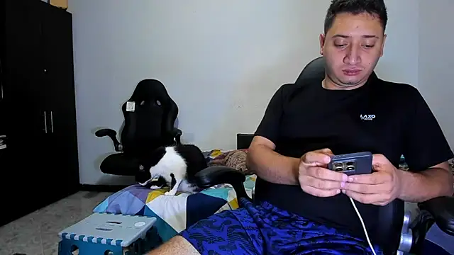 Snapshot of ares_sexxx chatting on 04-10-26, 11:26 ares sexxx online show from 04-10-26, 11:26