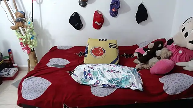 Britney-22 online show from 04-11-26, 01:54