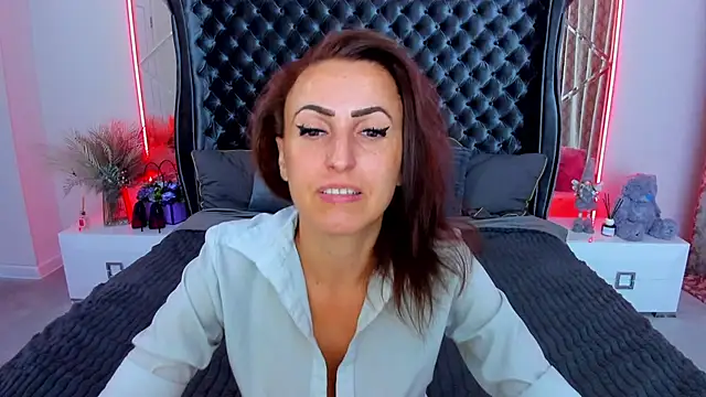 Rebecca Diamond online show from 07-06-26, 05:37