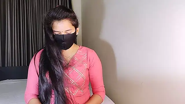 YourLovelyQueen online show from 02-11-25, 07:54