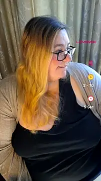 Snapshot of Iceprincess2bad4u chatting on 07-04-26, 06:41 Iceprincess2bad4u online show from 07-04-26, 06:41