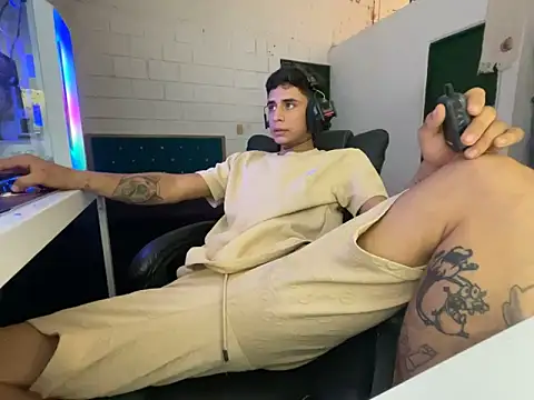 Max TheHorseDick online show from 03-12-26, 06:58