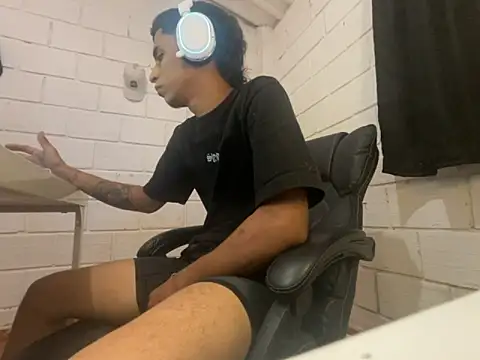Max TheHorseDick online show from 05-21-26, 12:06