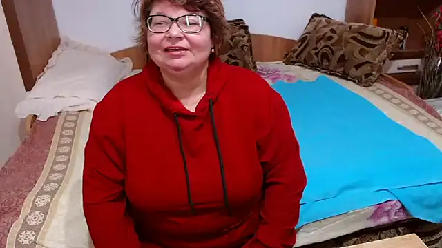 Snapshot of SweetMommaX chatting on 03-17-25, 03:07 SweetMommaX online show from 03-17-25, 03:07