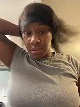 Snapshot of Foreignthababyy chatting on 03-25-26, 05:35 Foreignthababyy online show from 03-25-26, 05:35