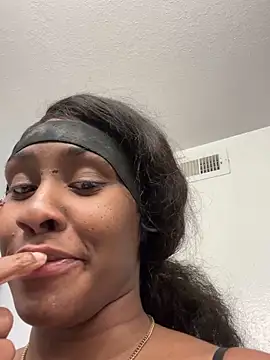 Snapshot of Foreignthababyy chatting on 03-26-26, 07:58 Foreignthababyy online show from 03-26-26, 07:58