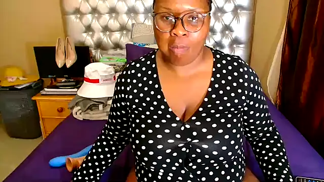 Snapshot of missboobsxx chatting on 11-25-25, 12:49 missboobsxx online show from 11-25-25, 12:49