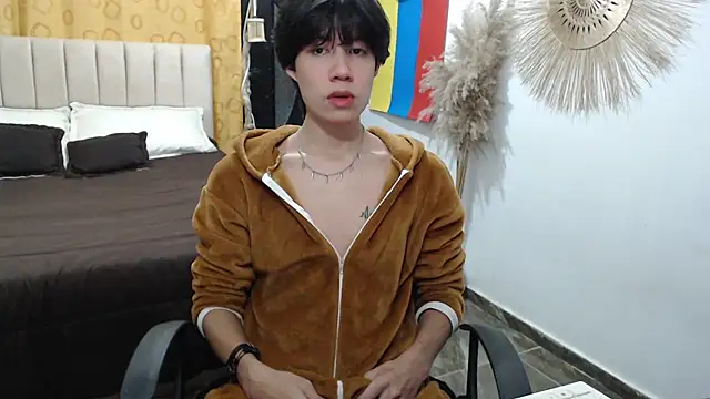 Snapshot of Elio-cam chatting on 07-15-26, 08:08 Elio-cam online show from 07-15-26, 08:08