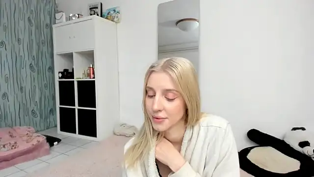 KenzieDawton online show from 05-15-26, 04:36