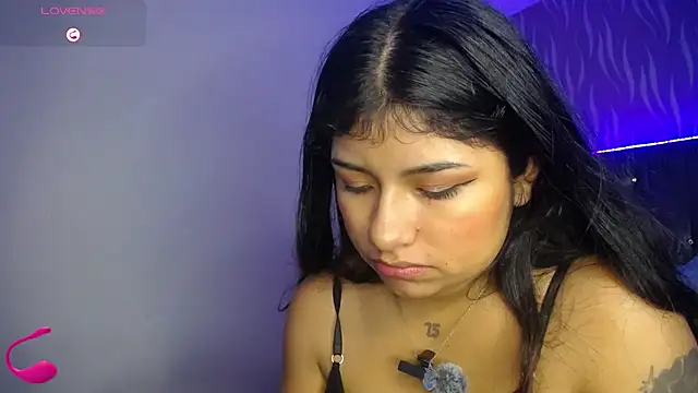 Snapshot of ChantalPetit chatting on 07-12-26, 12:07 ChantalPetit online show from 07-12-26, 12:07