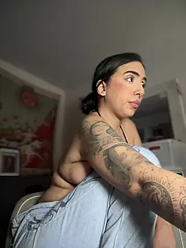 kiaraglam2 online show from 02-01-26, 08:51