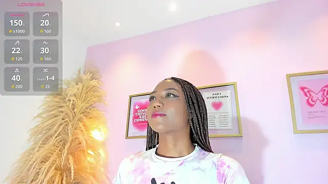 Snapshot of EmmySweett chatting on 12-14-25, 08:13 EmmySweett online show from 12-14-25, 08:13