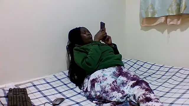 sweetelle09 online show from 05-22-26, 06:46