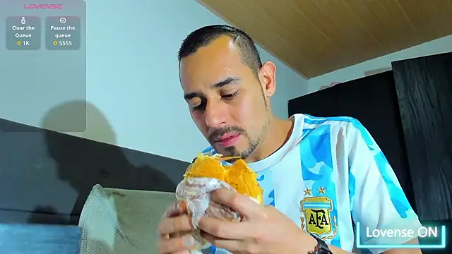 jhonyalzate2 online show from 02-01-26, 01:59