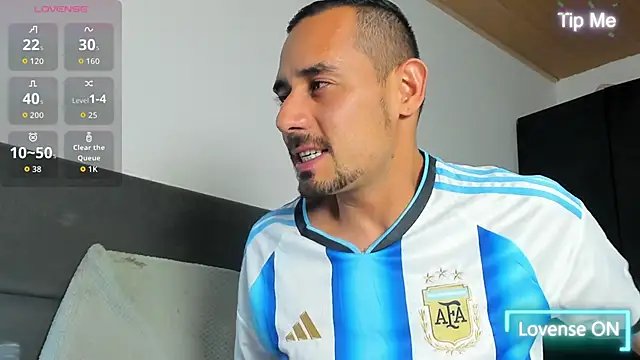 jhonyalzate2 online show from 04-01-26, 01:28