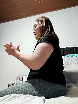 Snapshot of Vicky_Rosse chatting on 03-18-26, 06:44 Vicky Rosse online show from 03-18-26, 06:44