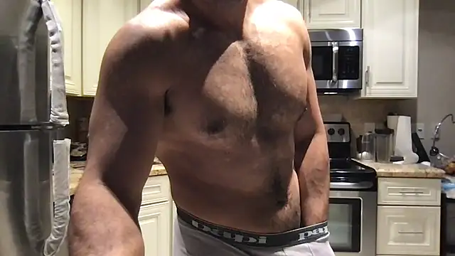 Snapshot of BigGuyMuscle chatting on 06-13-26, 11:57 BigGuyMuscle online show from 06-13-26, 11:57