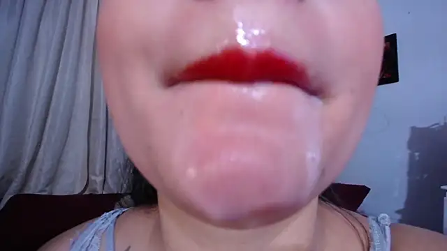 Snapshot of Sharlottee chatting on 07-09-26, 12:15 Sharlottee online show from 07-09-26, 12:15