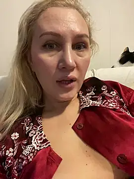 YourBlondee online show from 01-12-26, 02:50