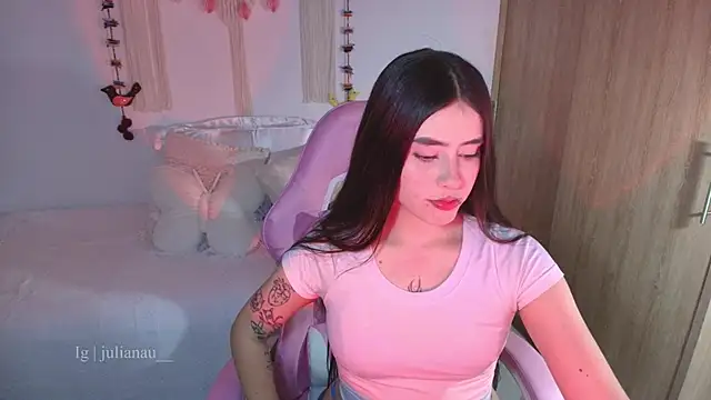 Snapshot of iriswest_ chatting on 03-19-26, 12:25 iriswest online show from 03-19-26, 12:25