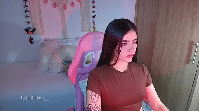 Snapshot of iriswest_ chatting on 03-27-26, 01:00 iriswest online show from 03-27-26, 01:00