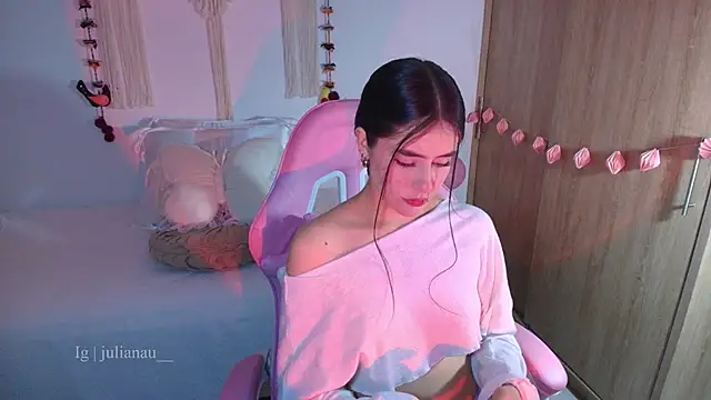 Snapshot of iriswest_ chatting on 03-31-26, 01:18 iriswest online show from 03-31-26, 01:18