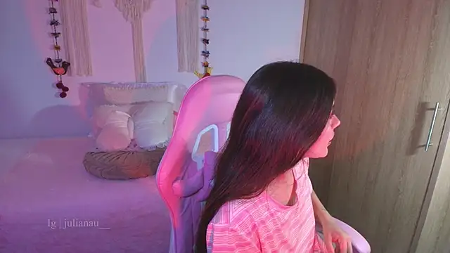 Snapshot of iriswest_ chatting on 04-14-26, 01:55 iriswest online show from 04-14-26, 01:55